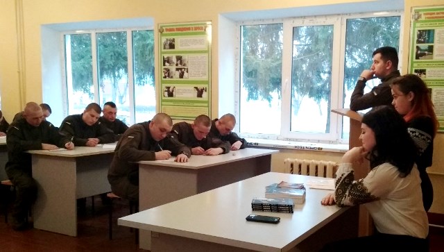 Студентки ТНПУ ім.Володимира Гнатюка проводять диктант